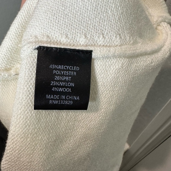 H:ours Calico Wool Cropped Sweater - Picture 7 of 8